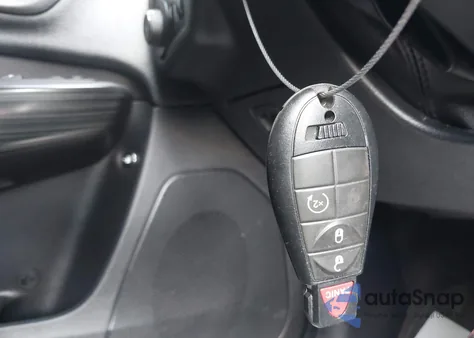 2016 Jeep Cherokee Latitude из США, поврежденный, VIN 1C4PJMCS7GW246213